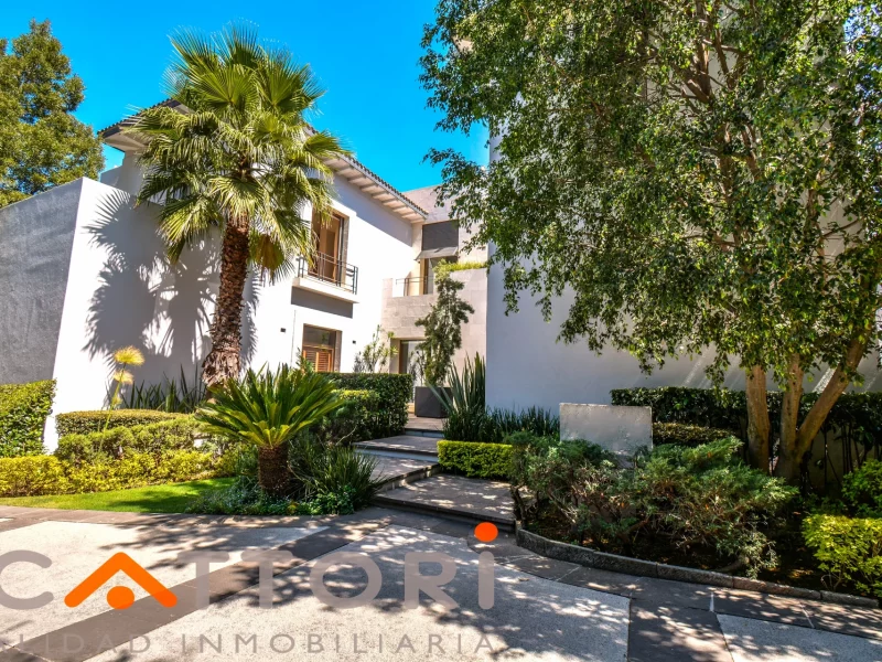 VENTA CASA EN JARDINES DEL PEDREGAL