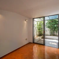 PV9