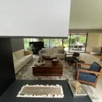 Sala abajo y chimenea